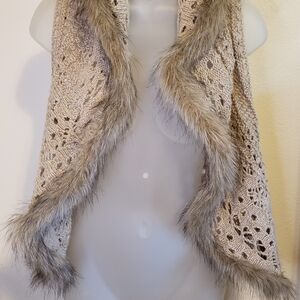 Apt. 9 Beige Knit Vest with Faux Fur Trim